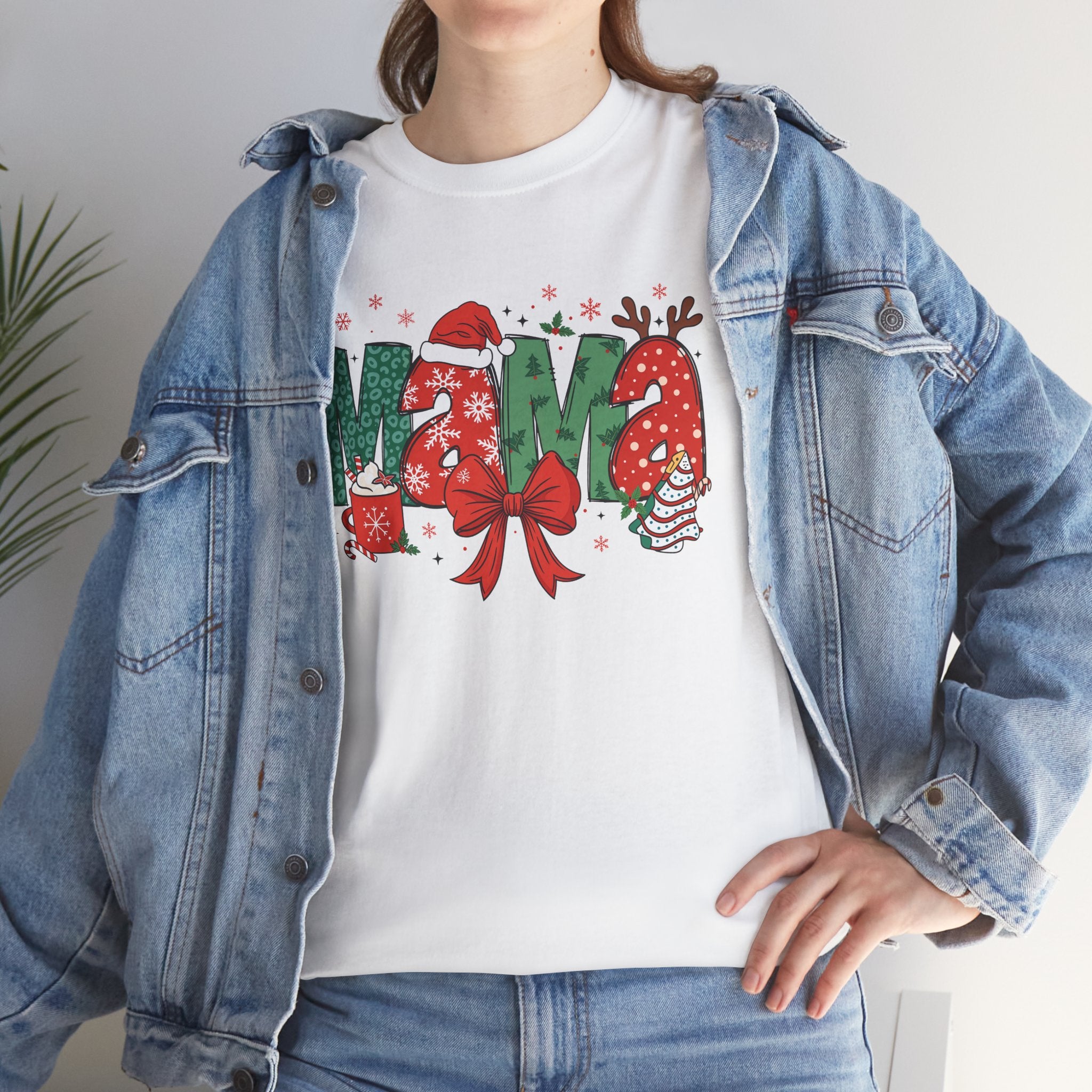 Mama T‑Shirt – Festive Holiday Mama Graphic Tee