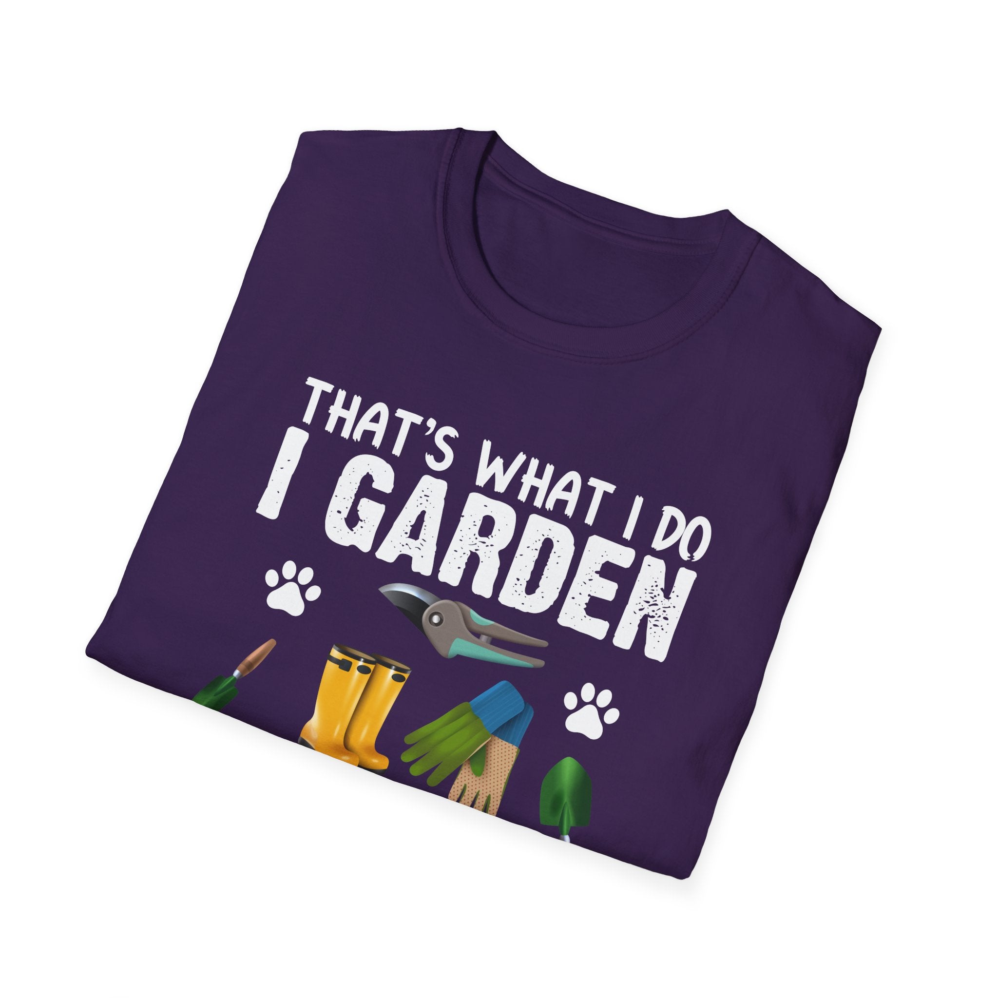 Funny Gardening Dog Lovers Unisex T-Shirt - "That's What I Do" Gardening & Dog Play T-Shirt